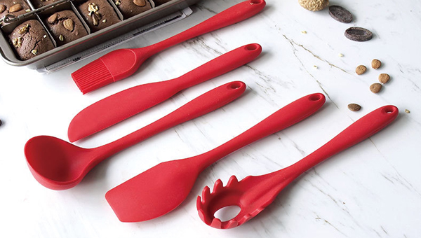 硅膠包塑料熱硫化膠水用于硅膠廚具產(chǎn)品優(yōu)勢