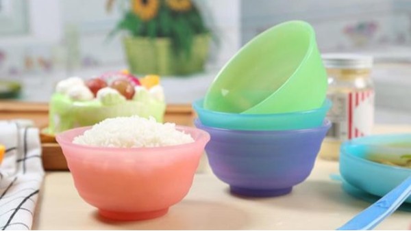 用什么膠水可以粘硅膠餐具