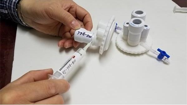 KJ-998-8W硅膠粘ABS應(yīng)用案例