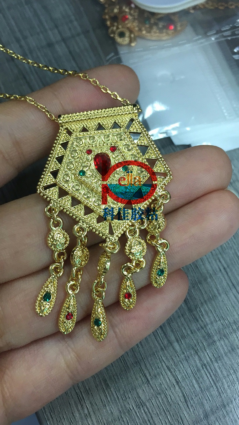 塑料與金屬粘接寶石案例