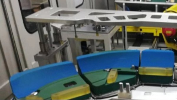 汽車用聚氨酯膠粘劑，制作汽車模具少不了的膠粘劑