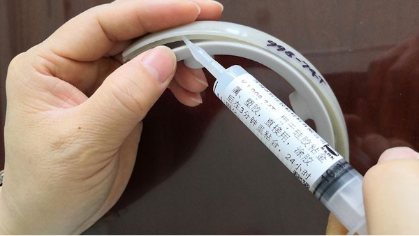 pvc粘ABS膠水，這樣粘接的材質(zhì)更加牢固