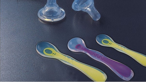 硅膠包塑料熱硫化膠水使用工藝-硅膠包塑膠底涂劑