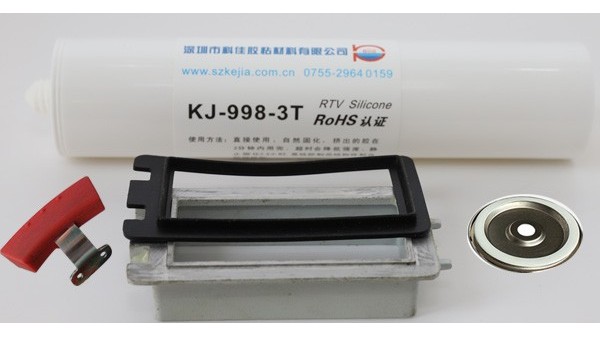 硅膠粘金屬膠水怎么用才能讓產(chǎn)品粘得牢