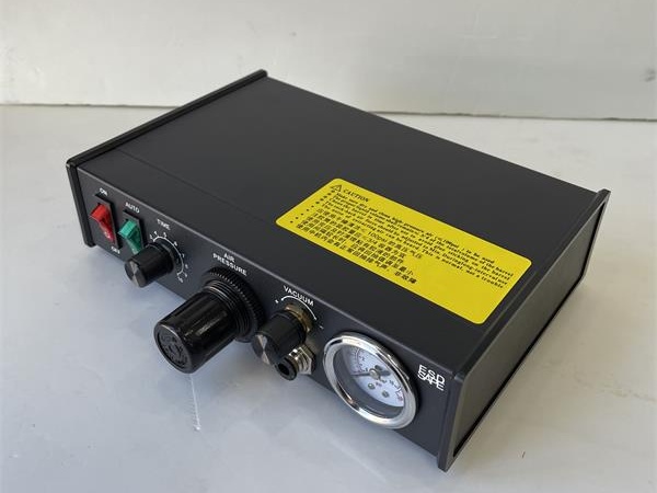 半自動點(diǎn)膠機(jī)3