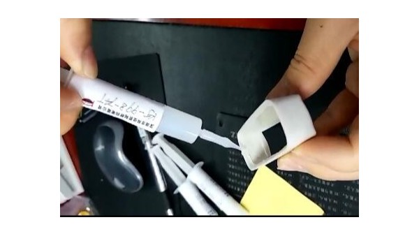 塑料用什么膠水粘牢固